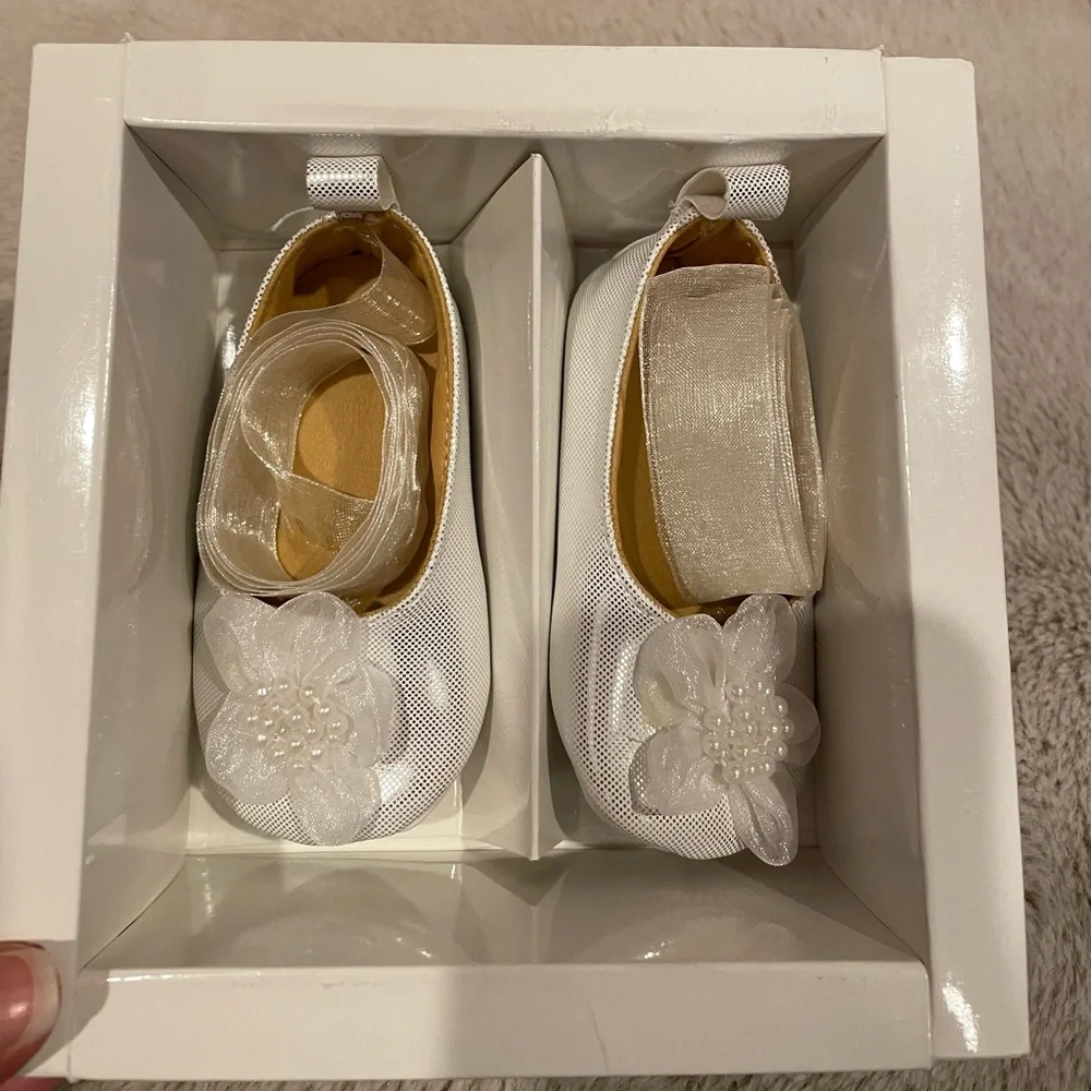 Baby shoes with cute flower Size 2